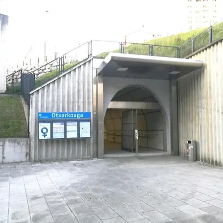 Bilbao, 3 Hab, 5 Camas, Wifi, Metro, Aparcamiento Gratis,