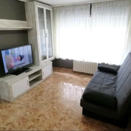 Bilbao, 3 Hab, 5 Camas, Wifi, Metro, Aparcamiento Gratis, Apartamento *